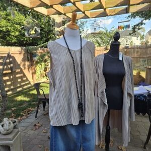 Choco's pleated Velvet knit tank